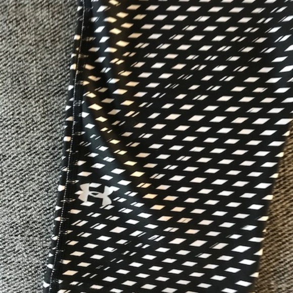 Capri Compression Legging - Picture 3 of 5